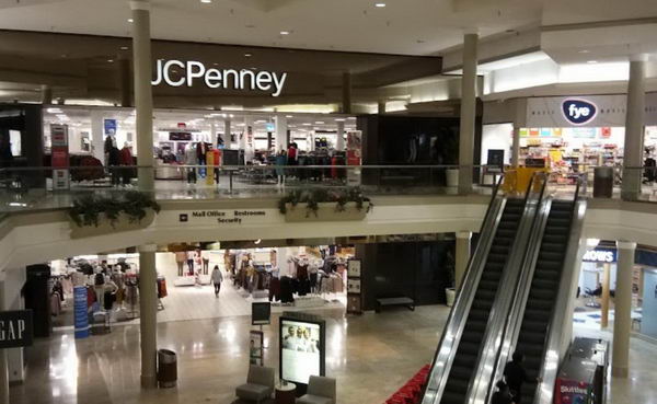 The Crossroads - Photo From Mall Website (newer photo)